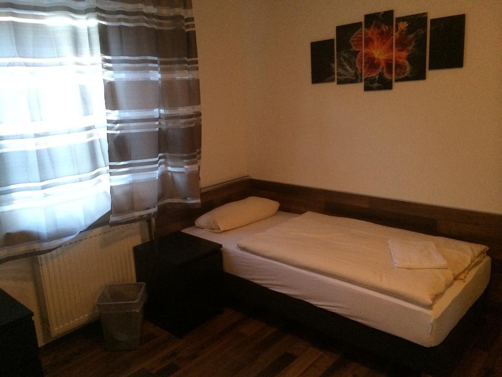 Hotel Engel Вальдброн Экстерьер фото